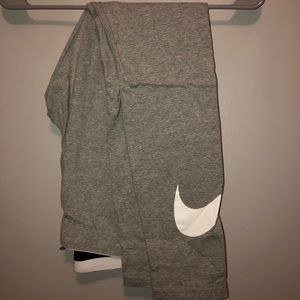 Grey Nike leggings